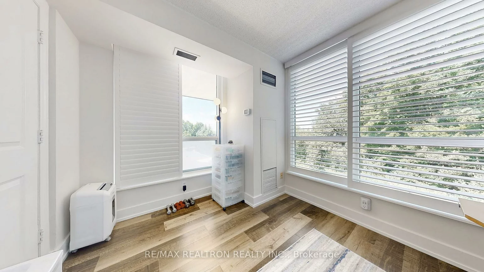 2585, Erin Centre, Central Erin Mills, Mississauga