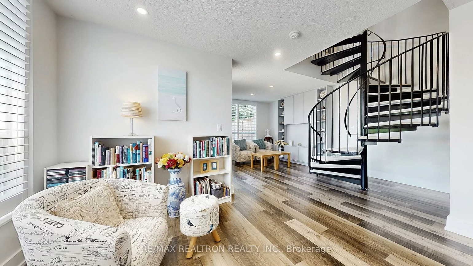 2585, Erin Centre, Central Erin Mills, Mississauga