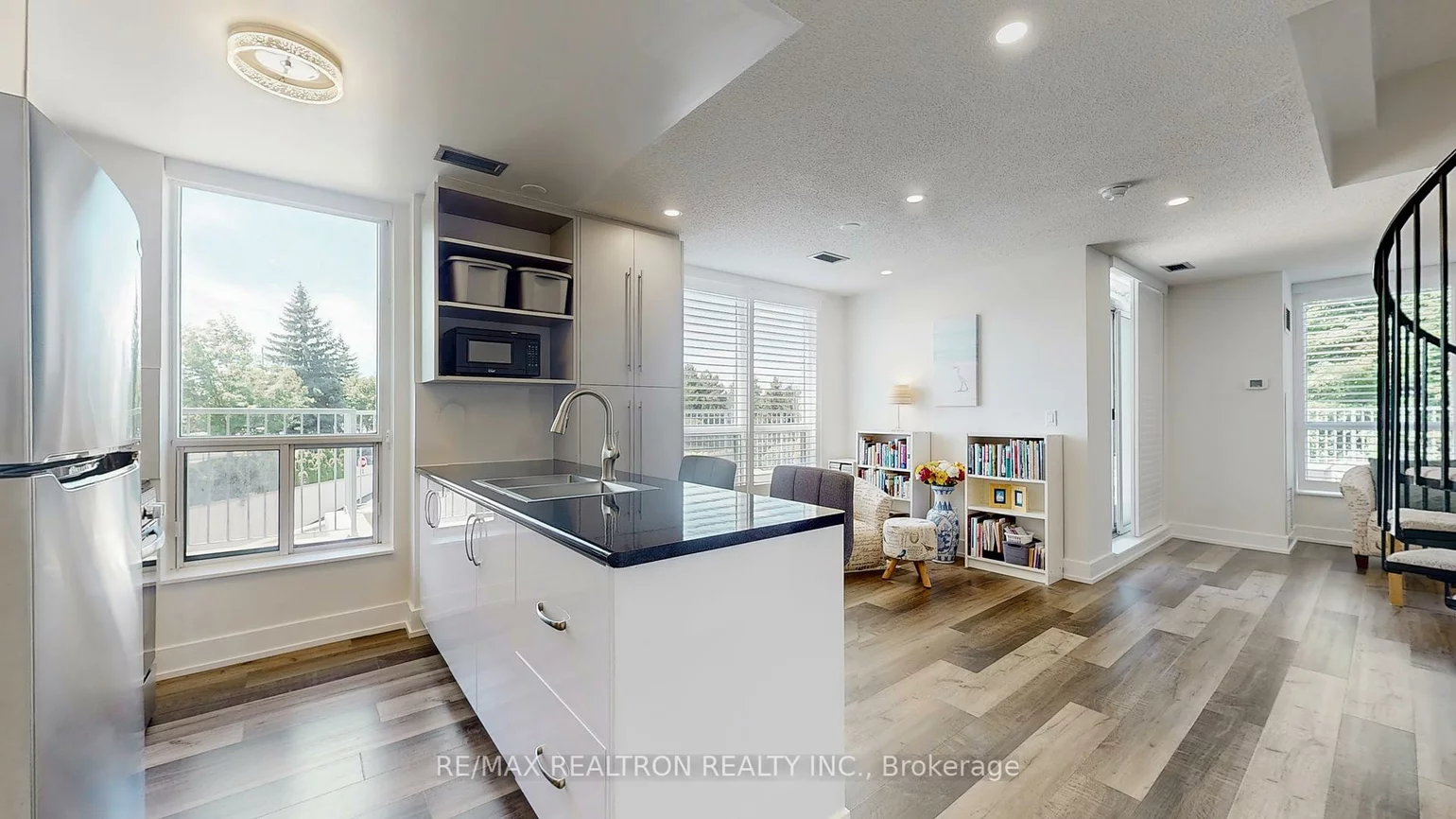 2585, Erin Centre, Central Erin Mills, Mississauga