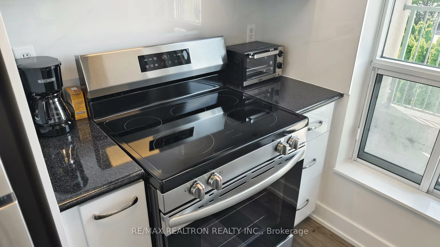 2585, Erin Centre, Central Erin Mills, Mississauga