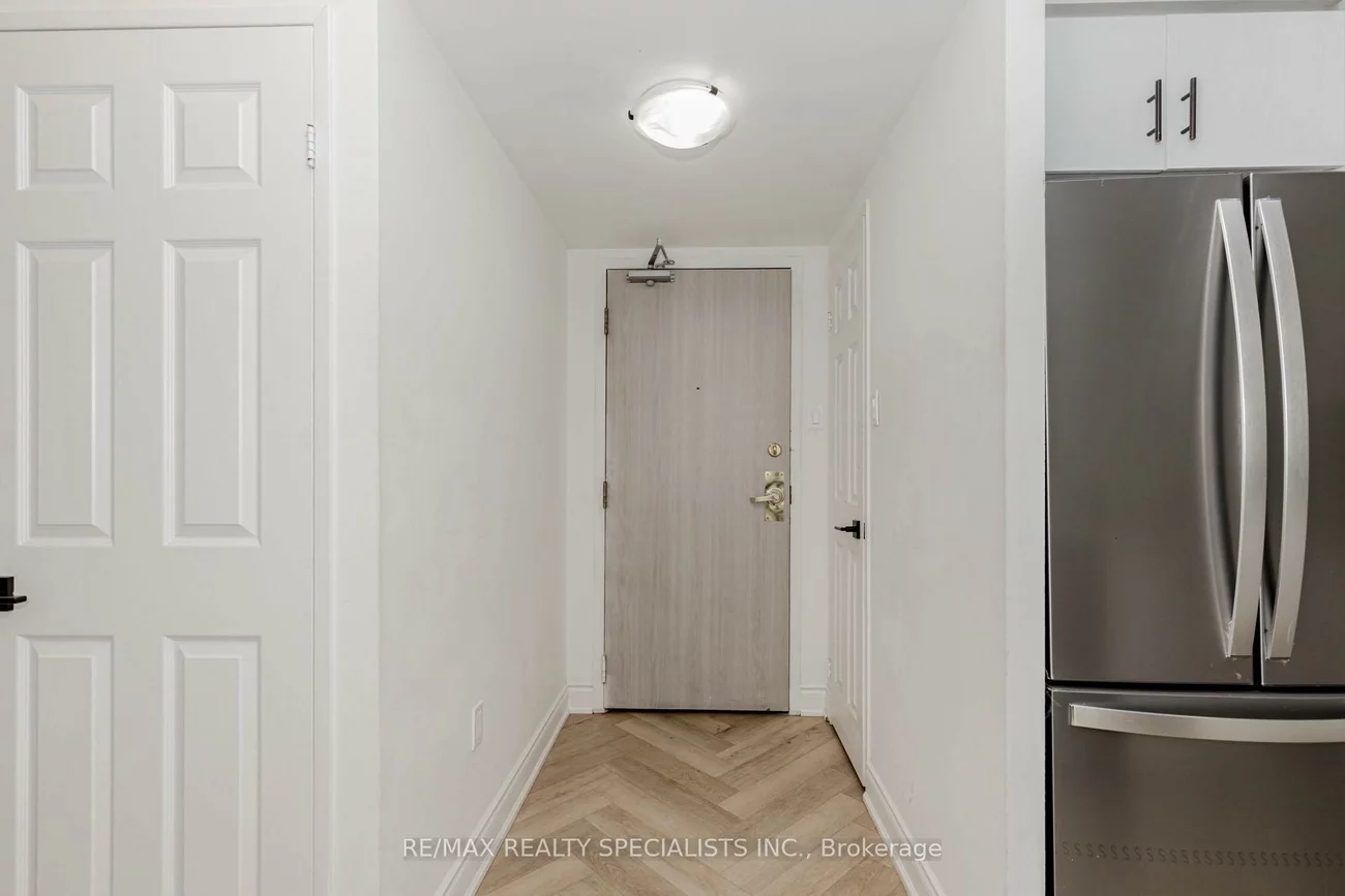 2177, Burnhamthorpe, Erin Mills, Mississauga