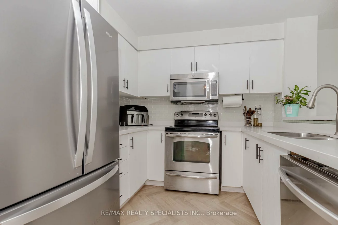 2177, Burnhamthorpe, Erin Mills, Mississauga