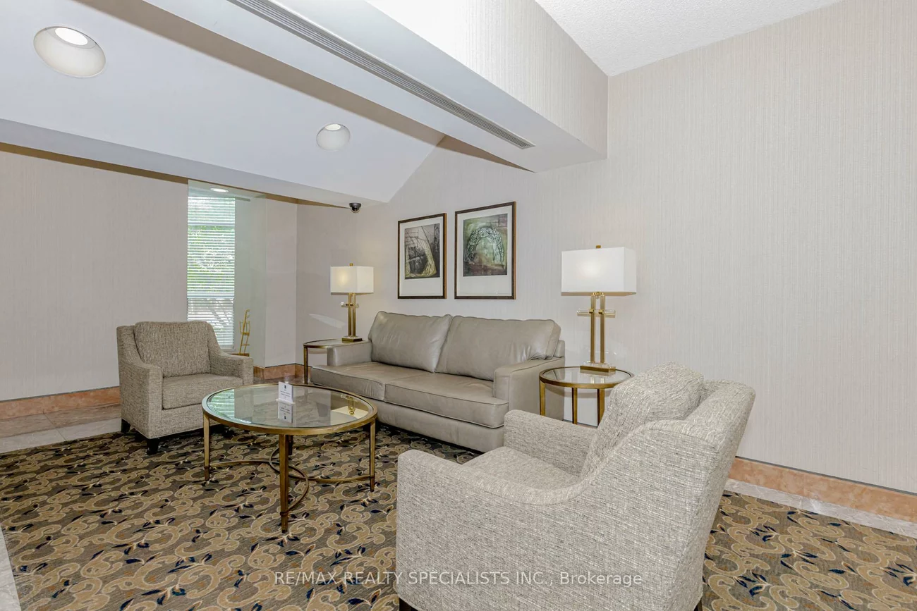2177, Burnhamthorpe, Erin Mills, Mississauga