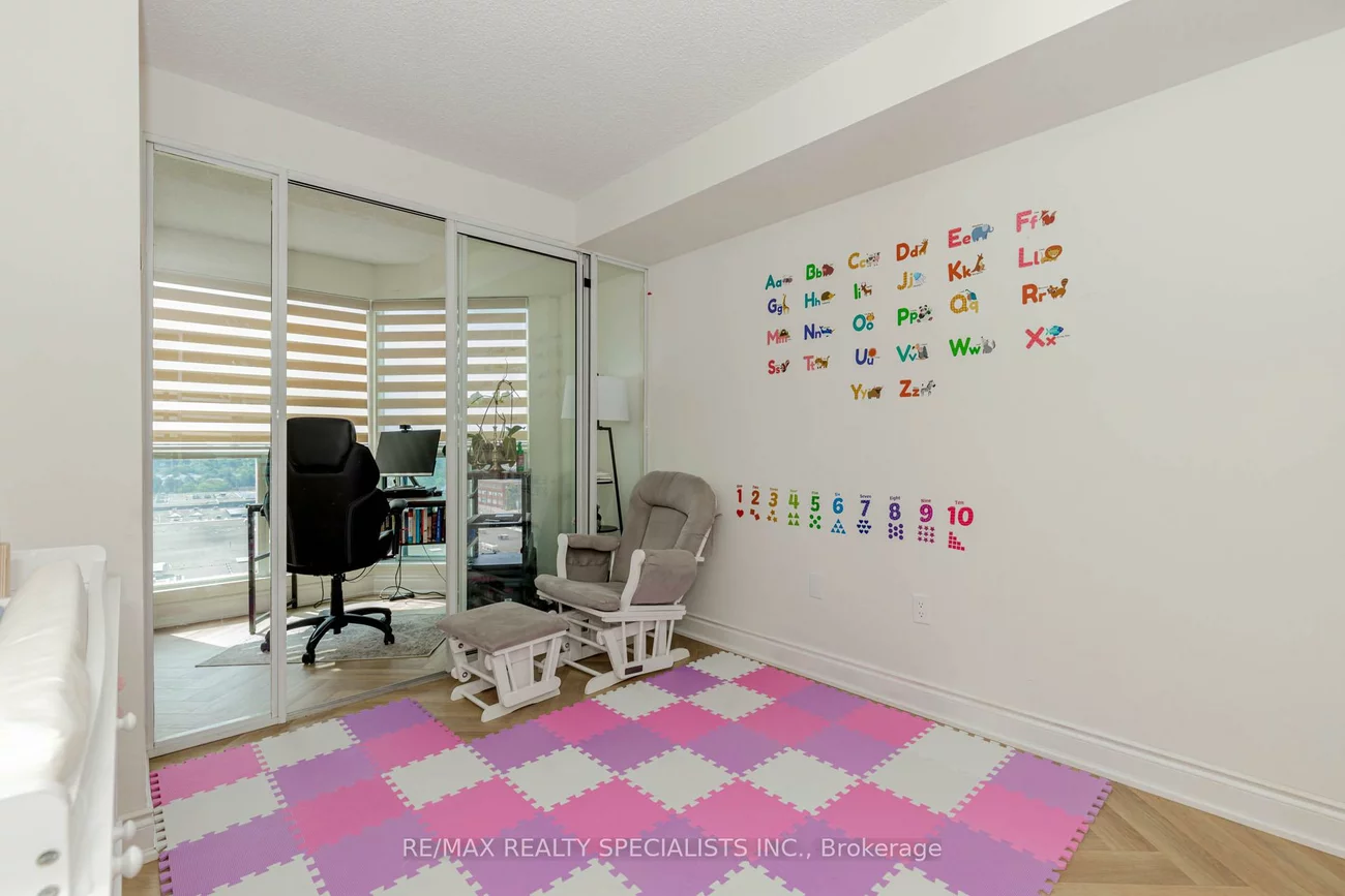 2177, Burnhamthorpe, Erin Mills, Mississauga
