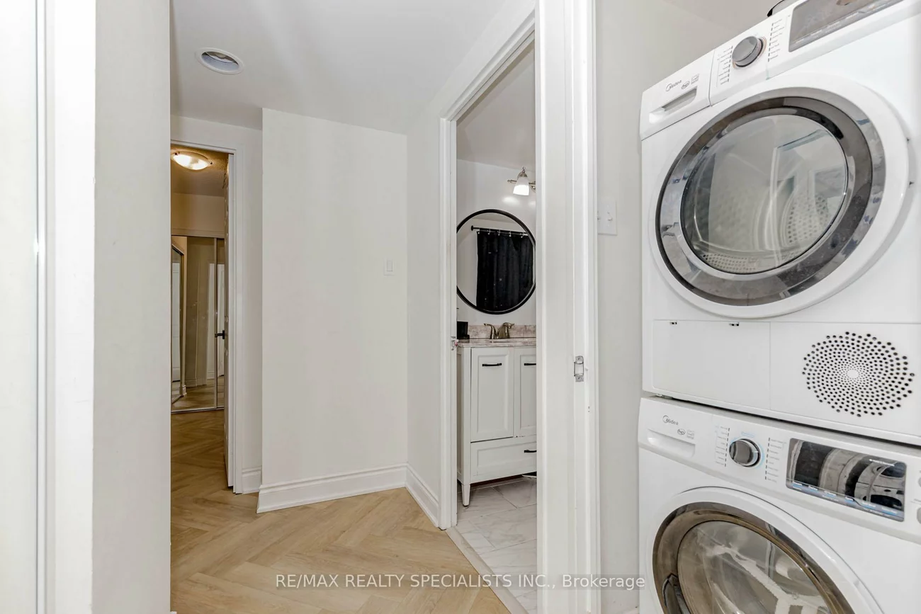 2177, Burnhamthorpe, Erin Mills, Mississauga