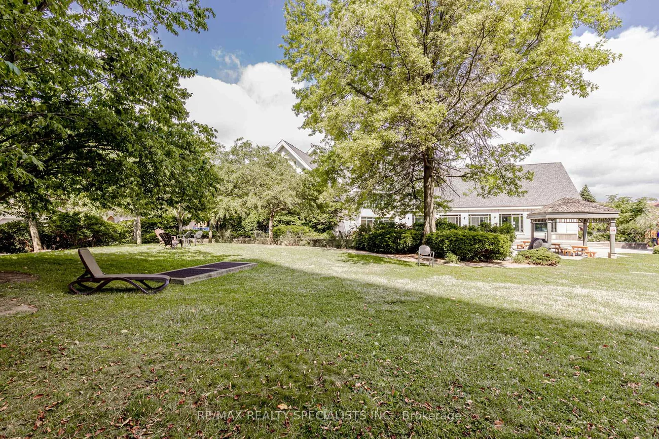 2177, Burnhamthorpe, Erin Mills, Mississauga