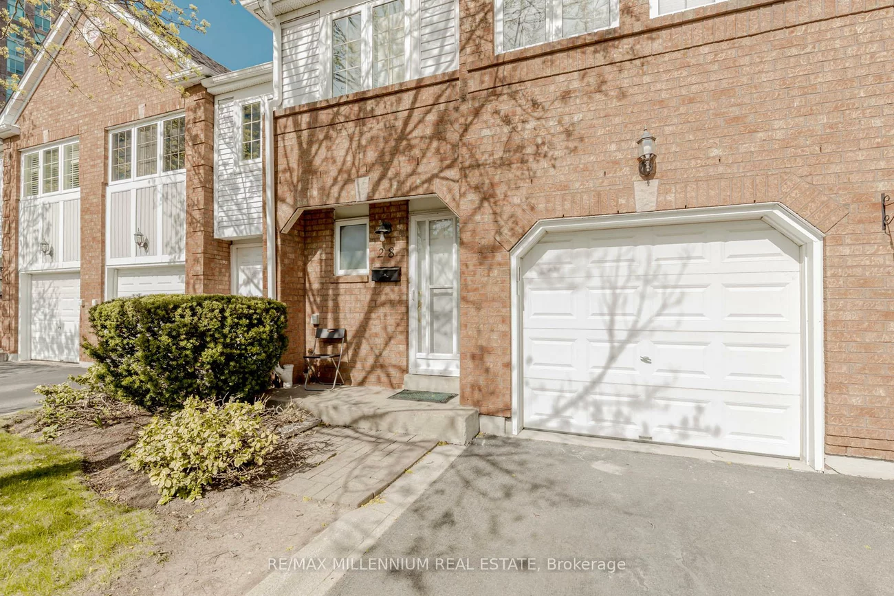 4605, Donegal, Central Erin Mills, Mississauga