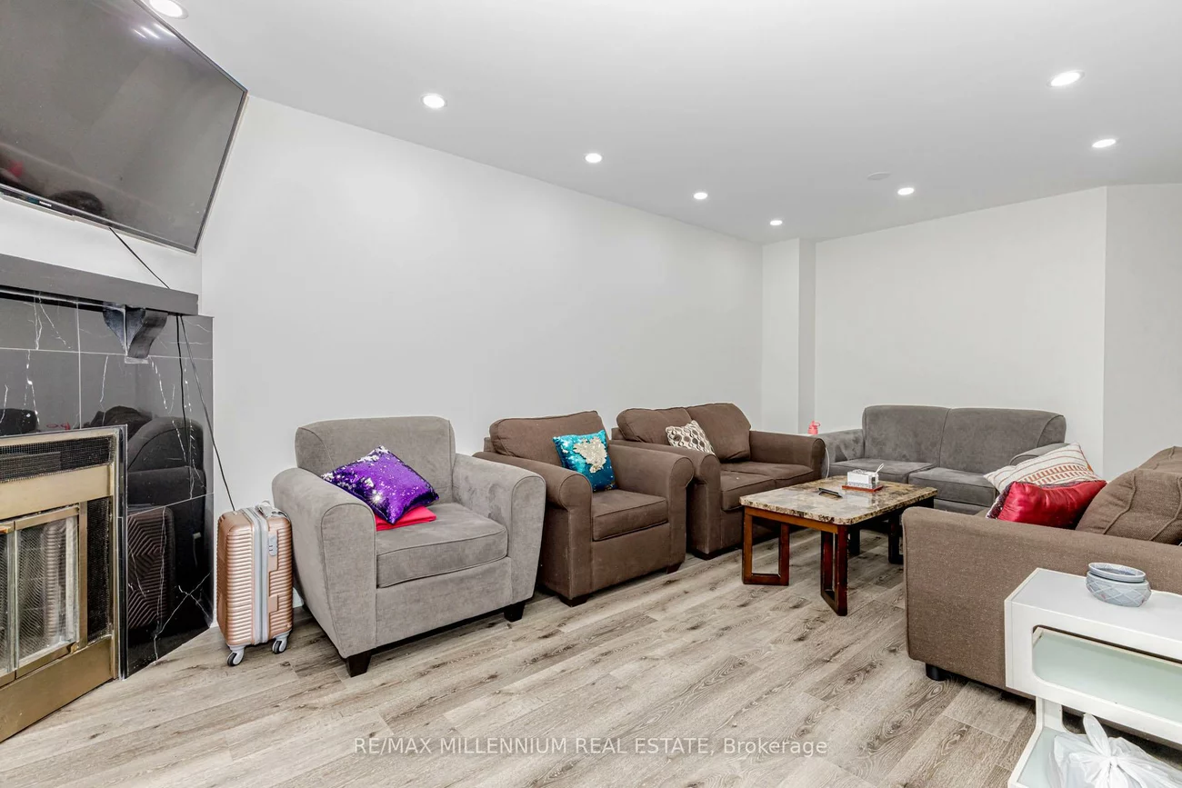 4605, Donegal, Central Erin Mills, Mississauga