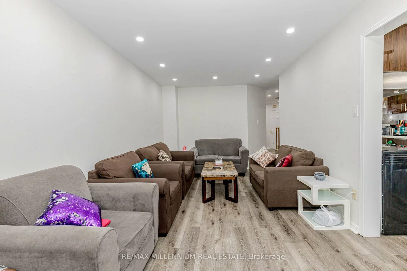 4605, Donegal, Central Erin Mills, Mississauga