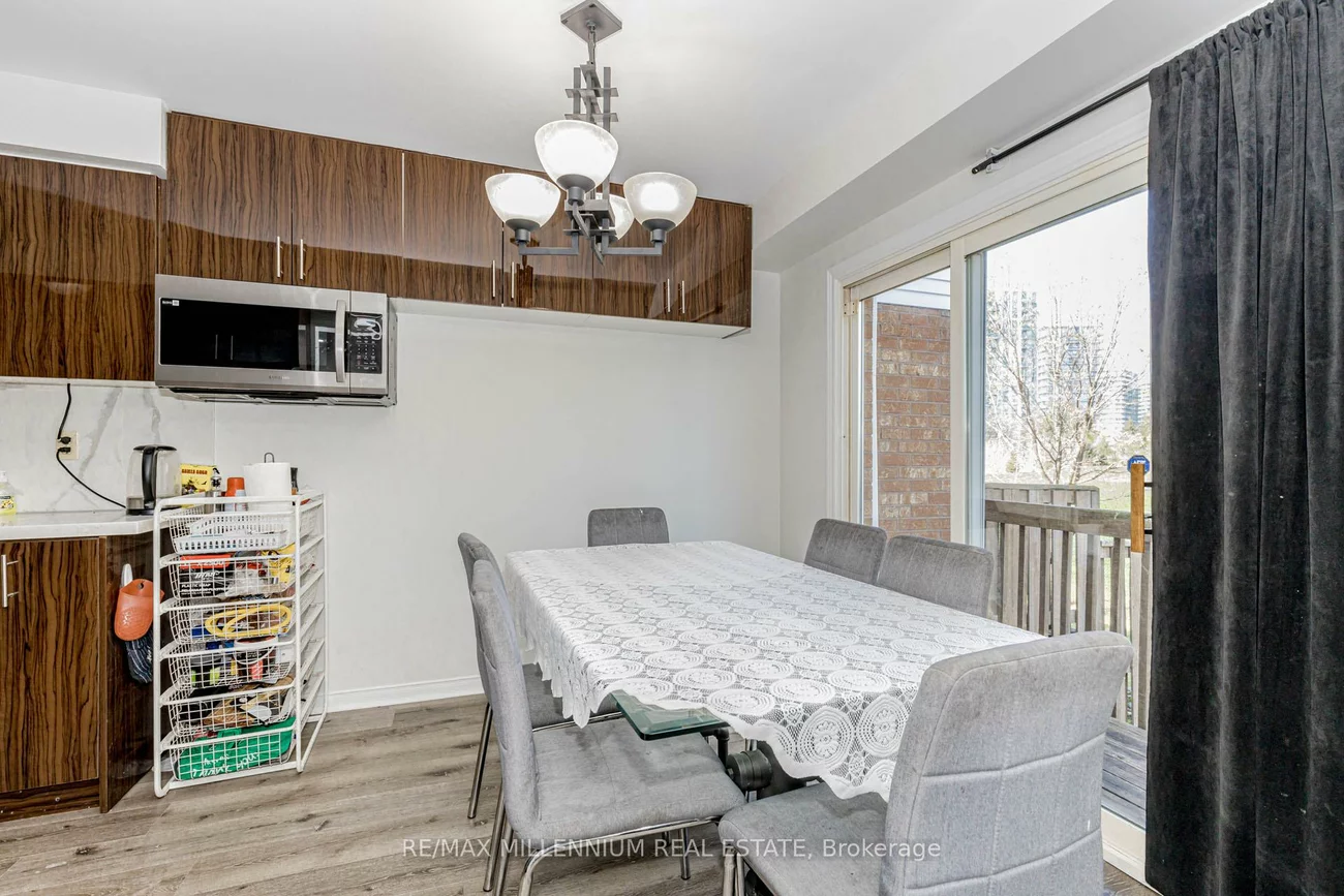 4605, Donegal, Central Erin Mills, Mississauga