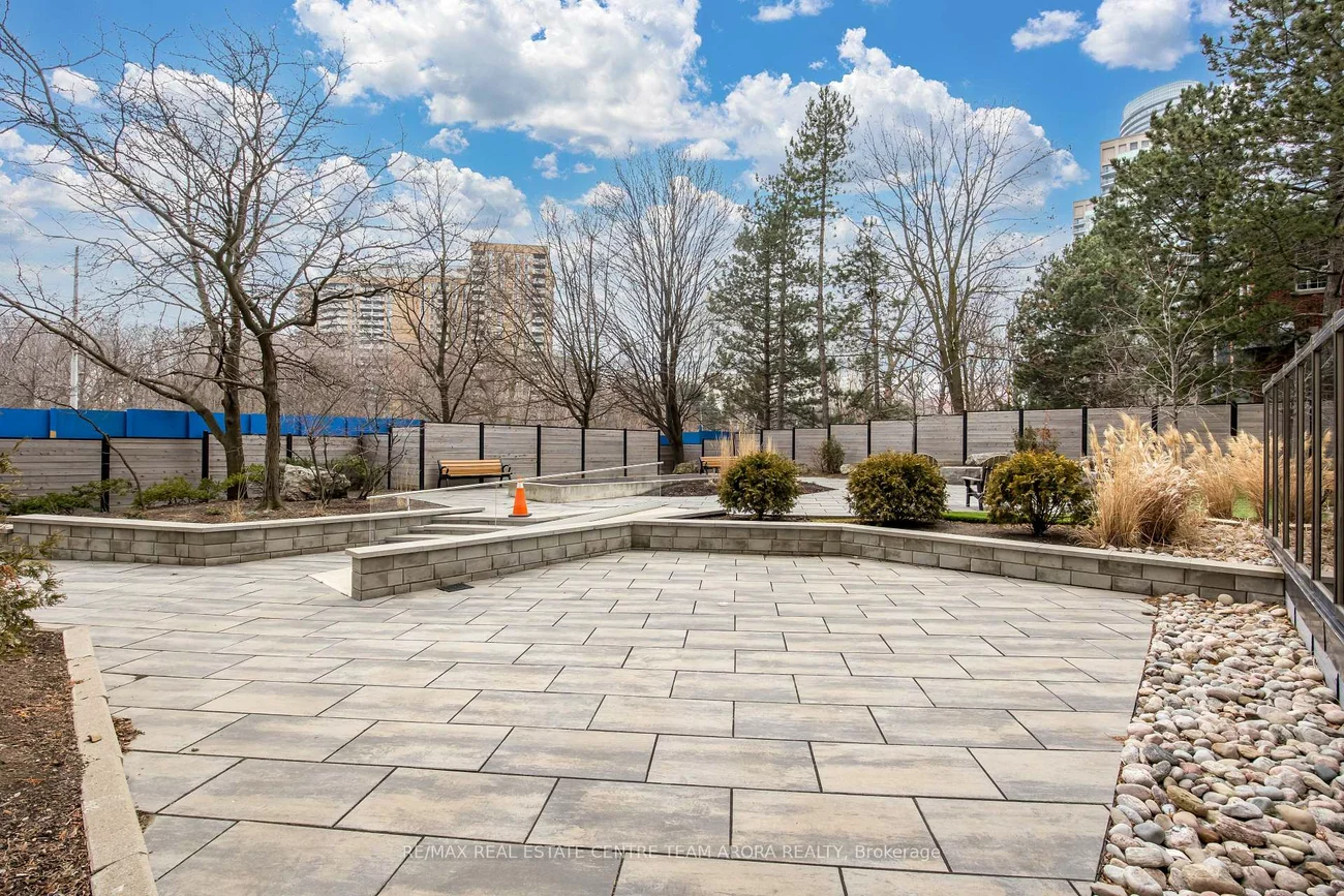 200, Robert Speck, Rathwood, Mississauga
