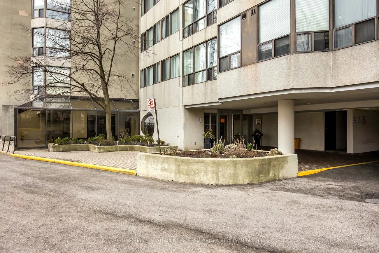 200, Robert Speck, Rathwood, Mississauga