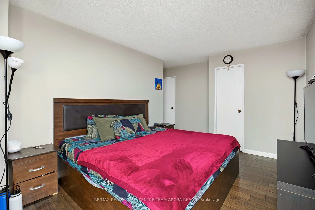 200, Robert Speck, Rathwood, Mississauga
