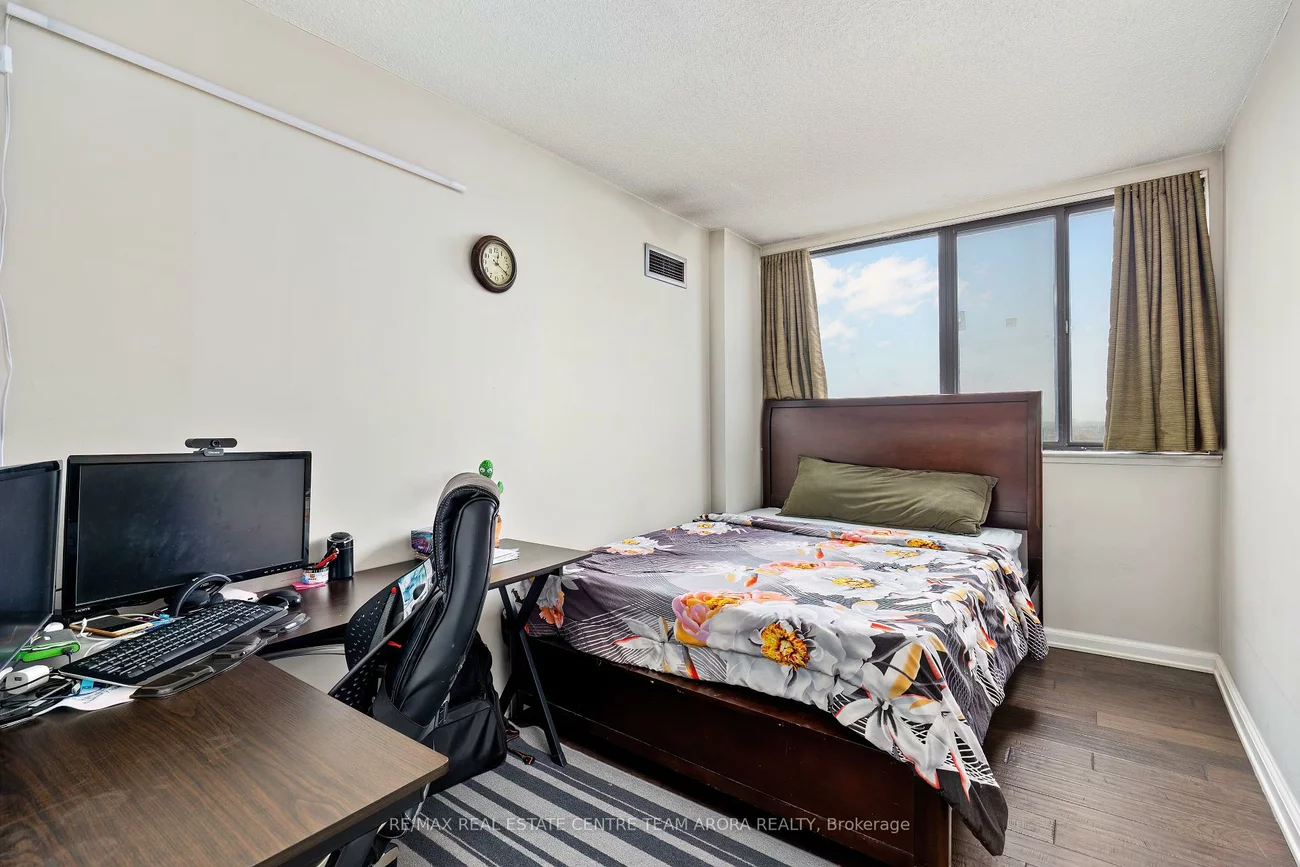 200, Robert Speck, Rathwood, Mississauga