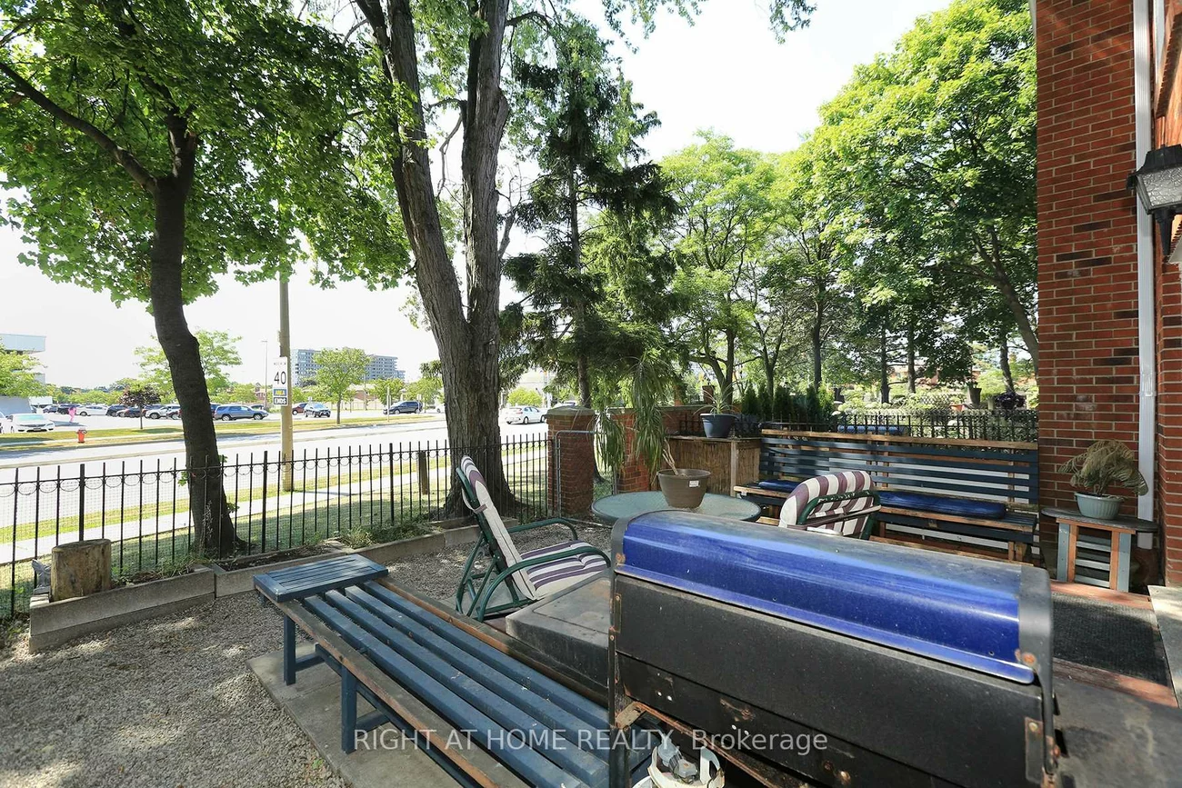 333, Meadows, Rathwood, Mississauga