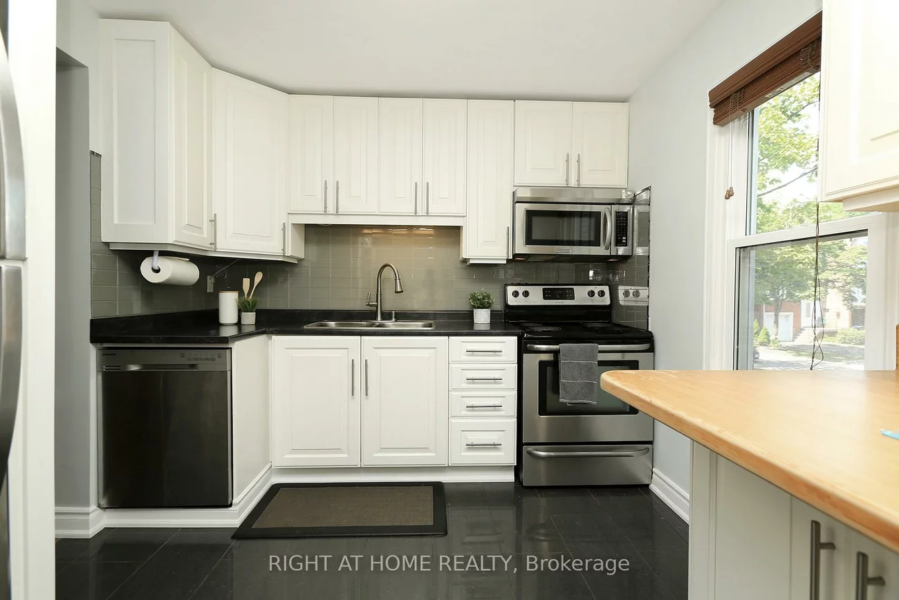 333, Meadows, Rathwood, Mississauga