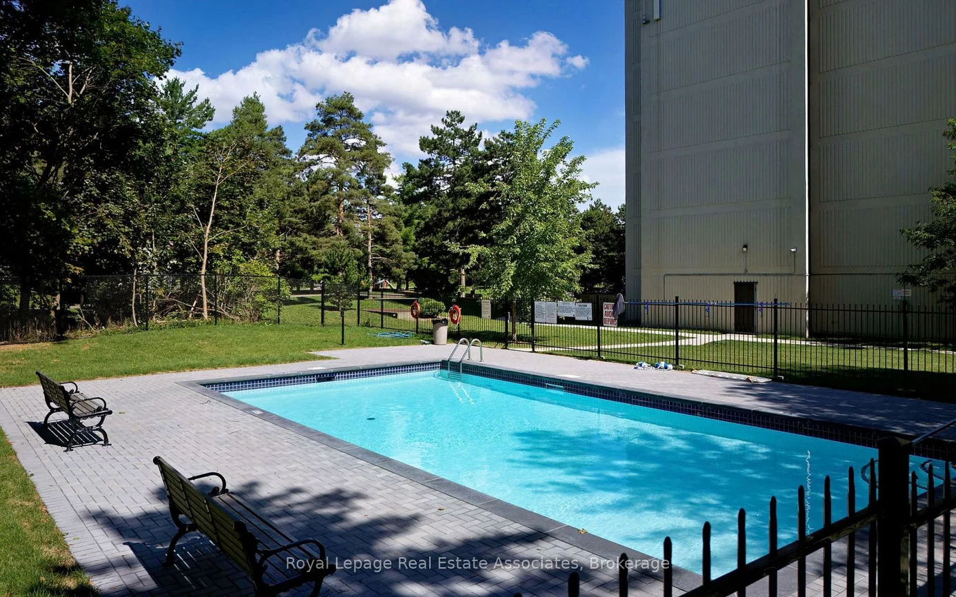 2301, Derry, Meadowvale, Mississauga
