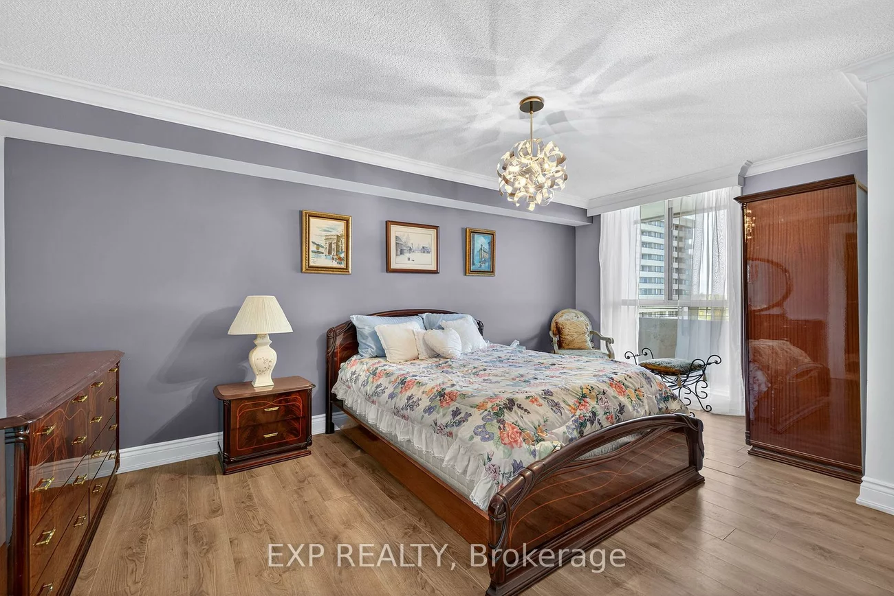 1320, Mississauga Valley, Mississauga Valleys, Mississauga