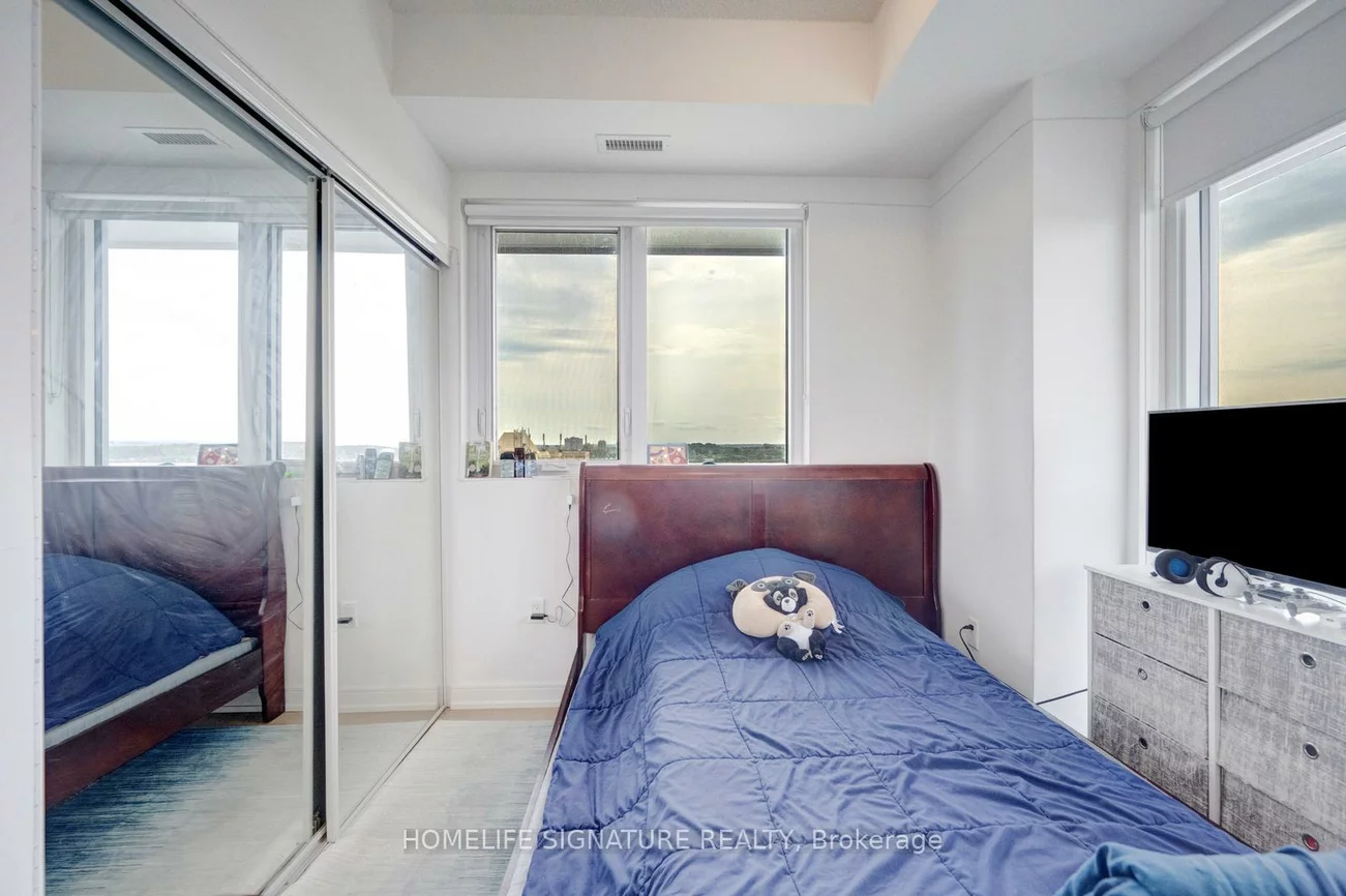 8, Nahani, Hurontario, Mississauga