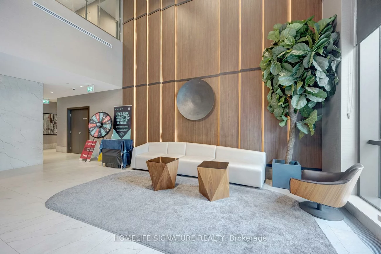 8, Nahani, Hurontario, Mississauga