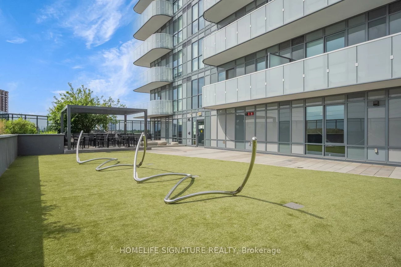 8, Nahani, Hurontario, Mississauga