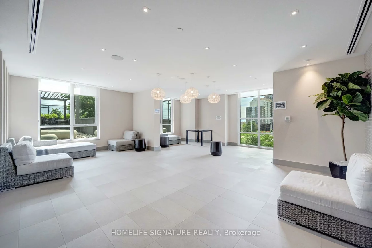 8, Nahani, Hurontario, Mississauga