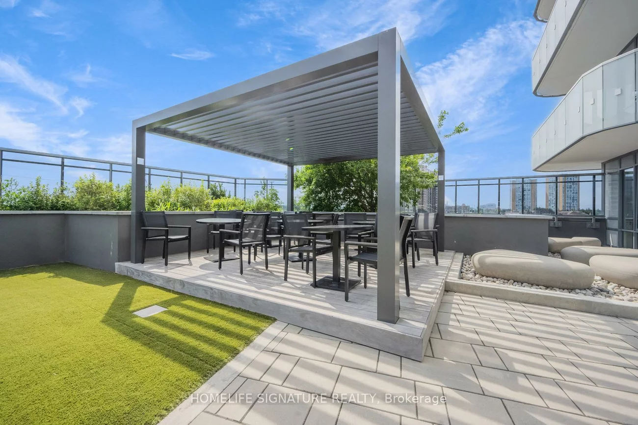 8, Nahani, Hurontario, Mississauga