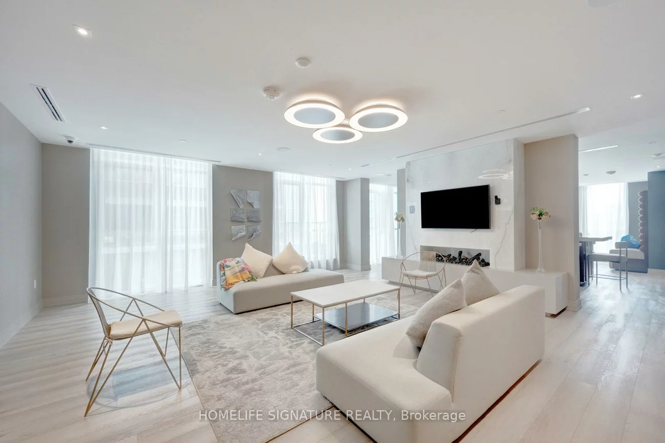 8, Nahani, Hurontario, Mississauga