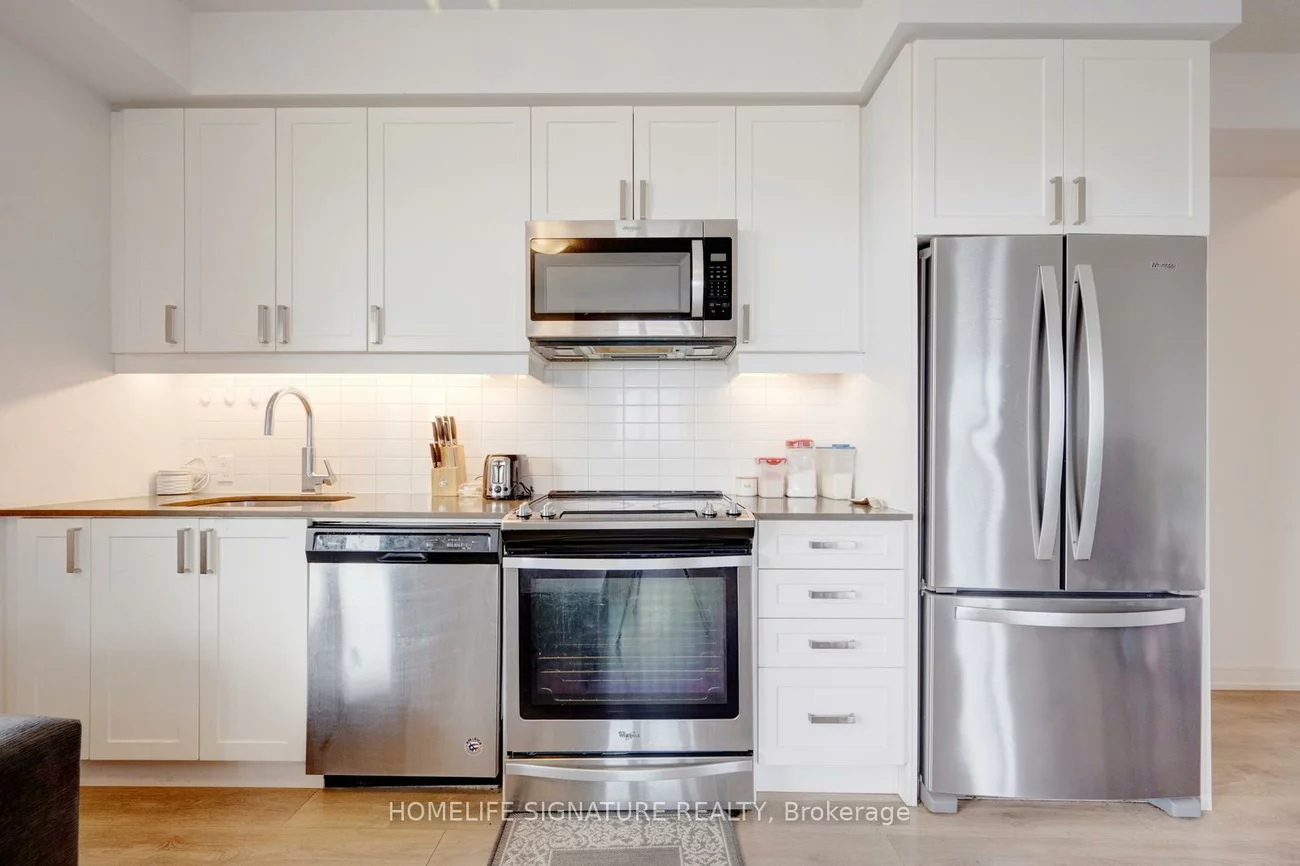 8, Nahani, Hurontario, Mississauga