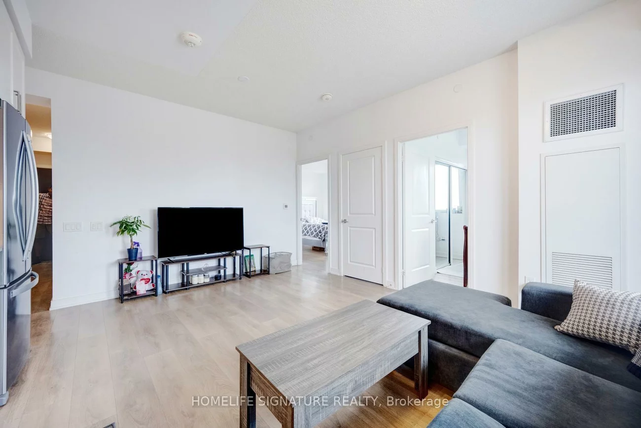 8, Nahani, Hurontario, Mississauga