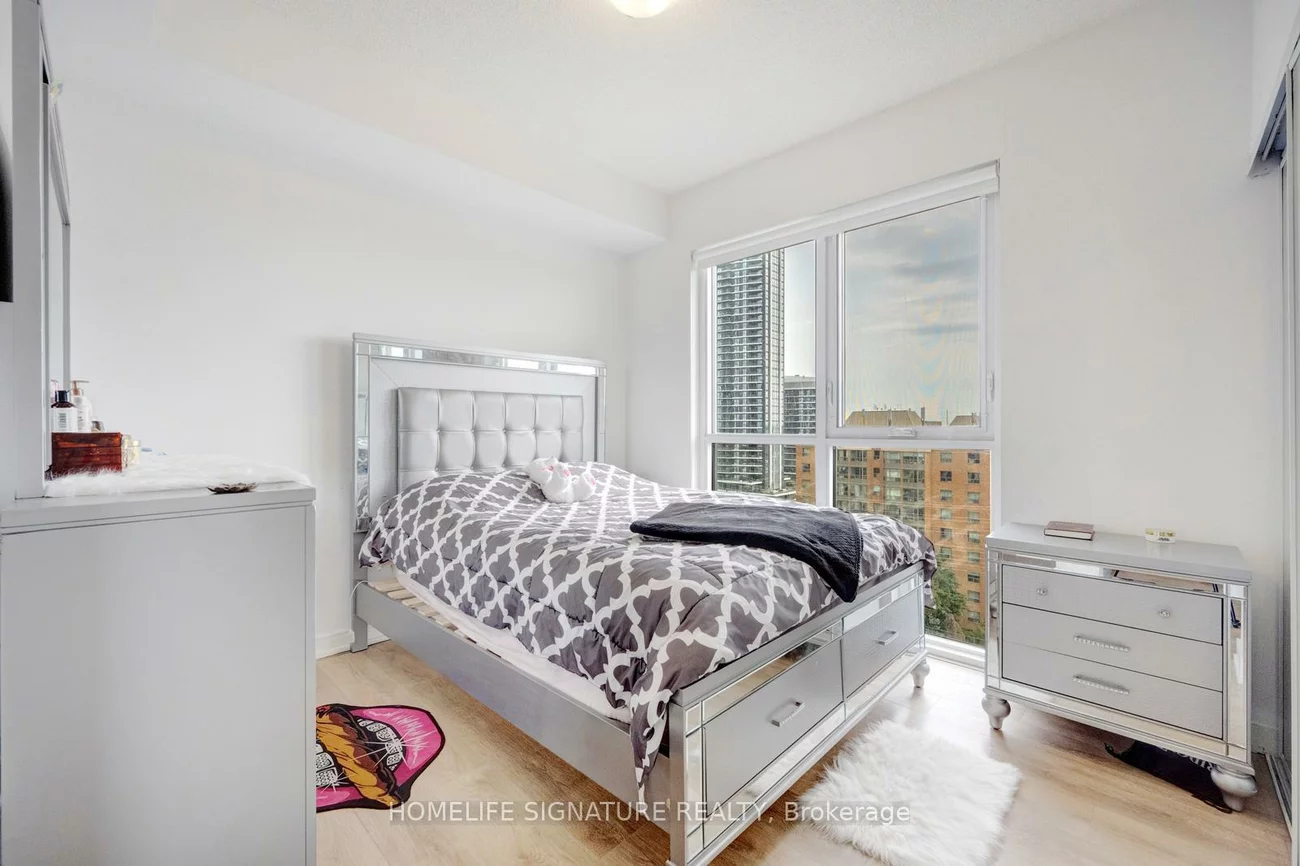 8, Nahani, Hurontario, Mississauga