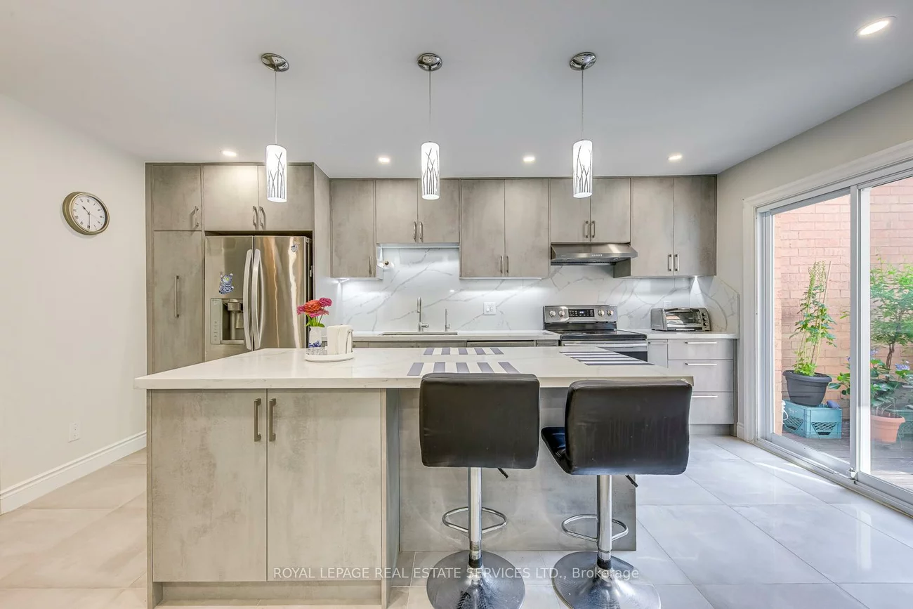 1905, Broad Hollow, Erin Mills, Mississauga