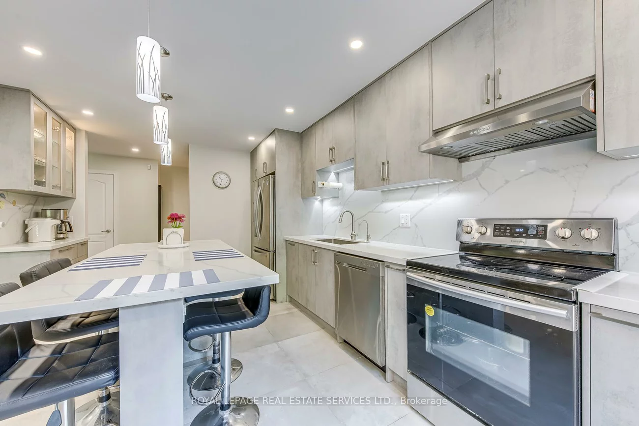 1905, Broad Hollow, Erin Mills, Mississauga