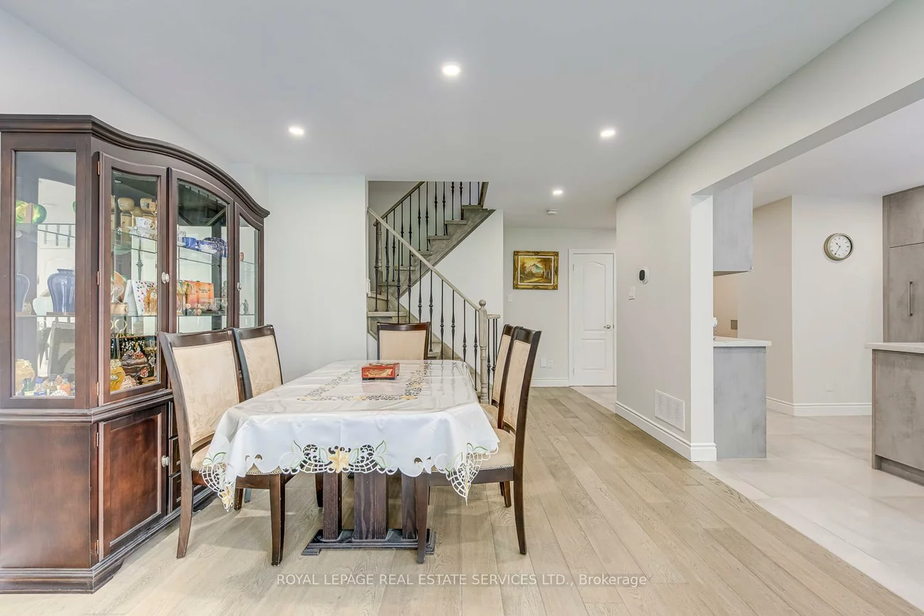 1905, Broad Hollow, Erin Mills, Mississauga