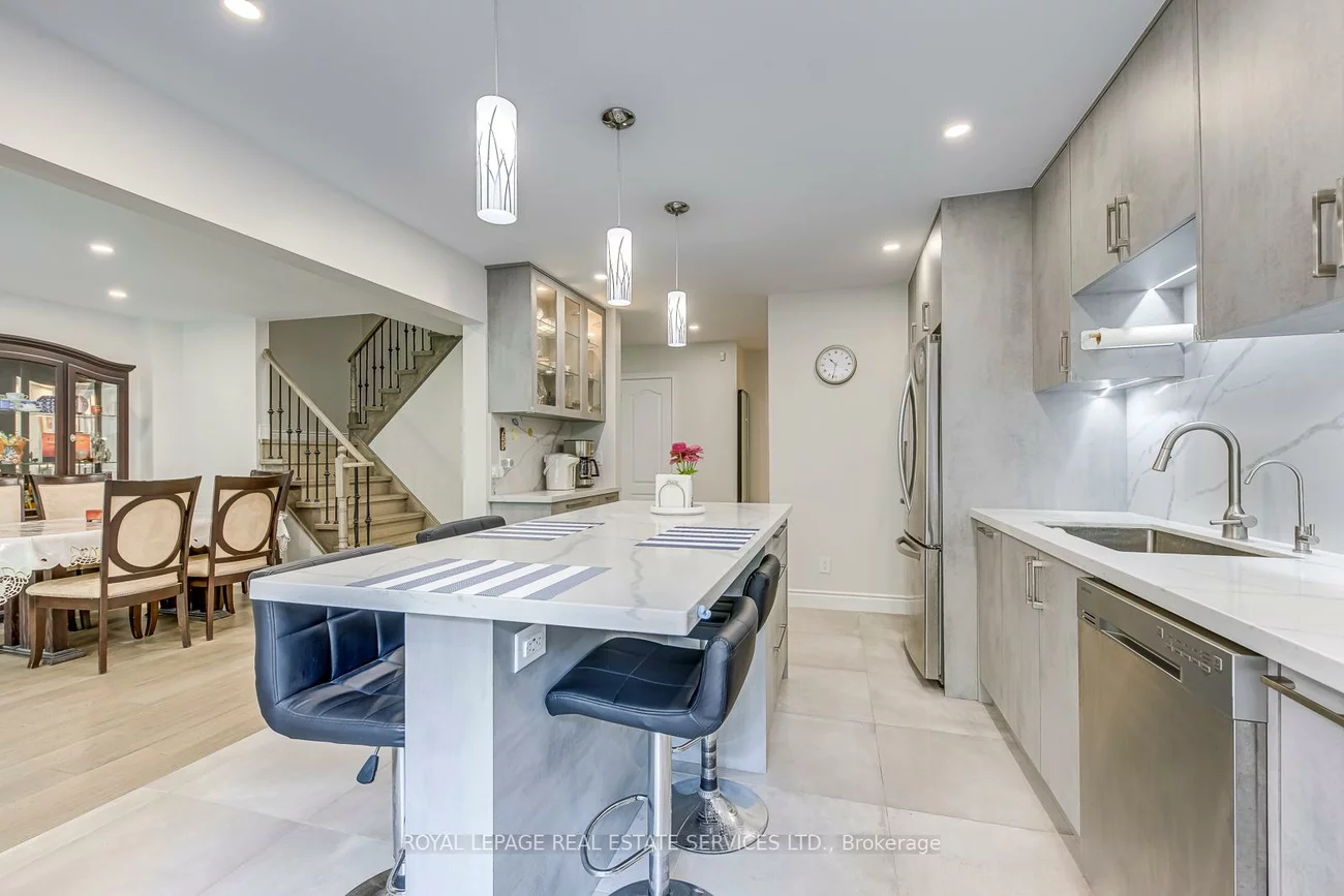 1905, Broad Hollow, Erin Mills, Mississauga