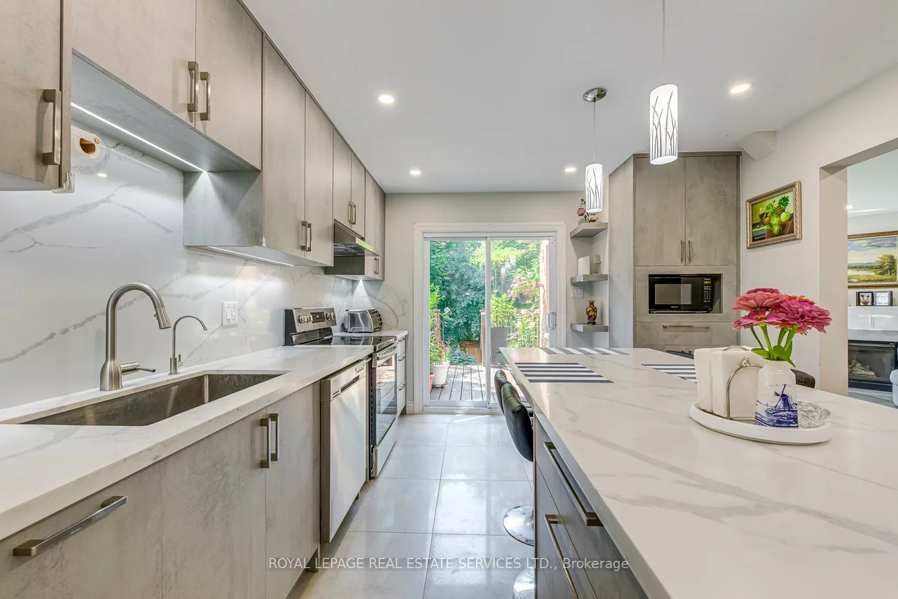 1905, Broad Hollow, Erin Mills, Mississauga