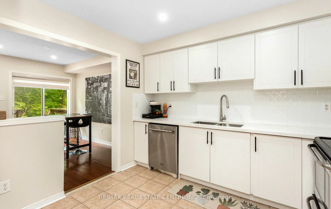 7360, Zinnia, Meadowvale Village, Mississauga