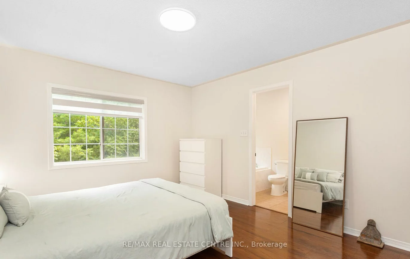 7360, Zinnia, Meadowvale Village, Mississauga