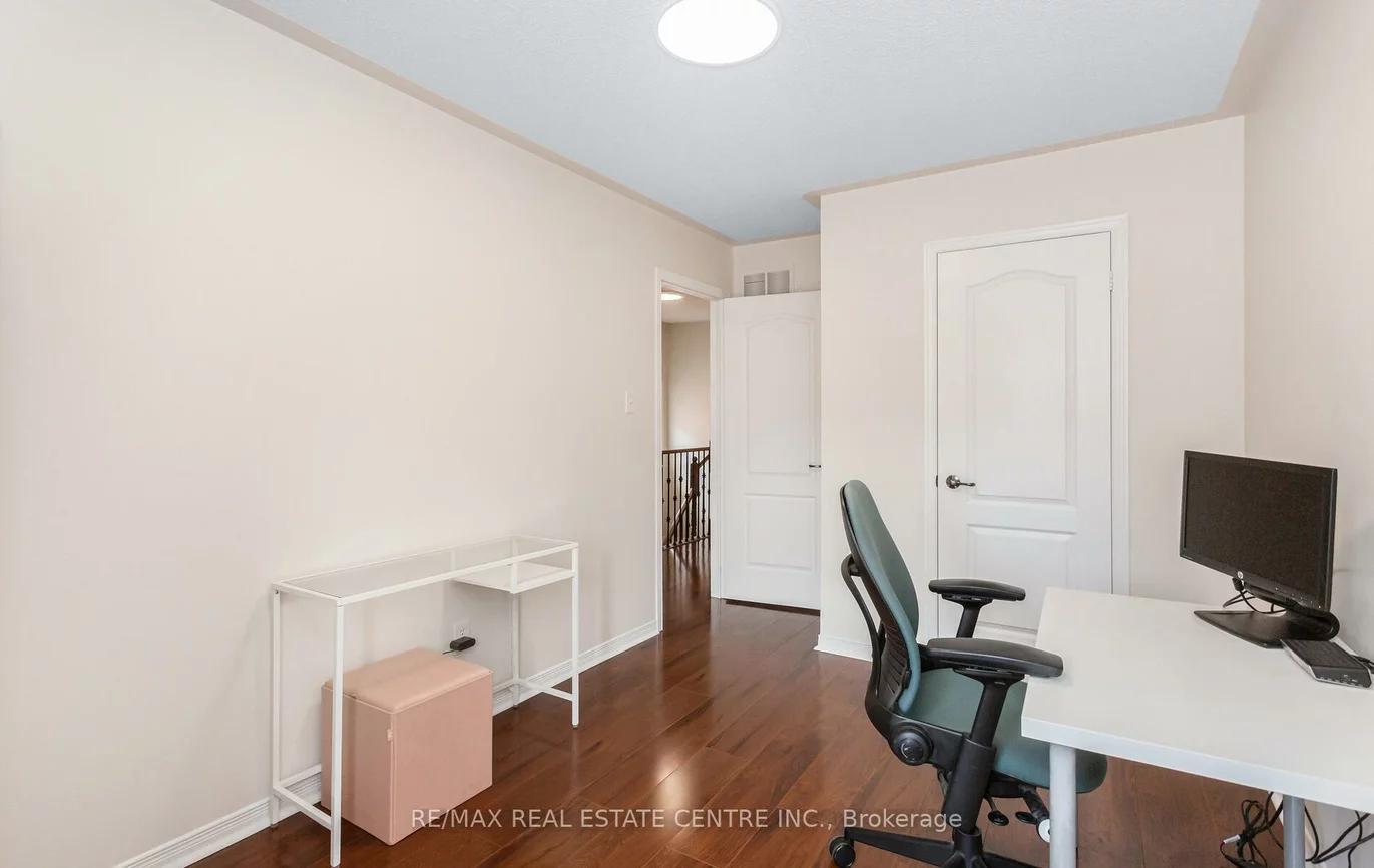 7360, Zinnia, Meadowvale Village, Mississauga