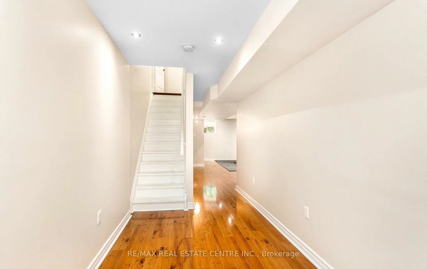 7360, Zinnia, Meadowvale Village, Mississauga