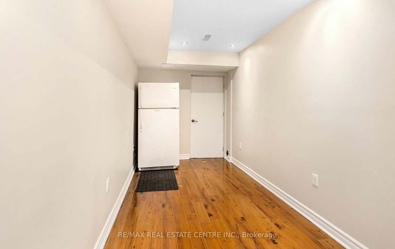 7360, Zinnia, Meadowvale Village, Mississauga