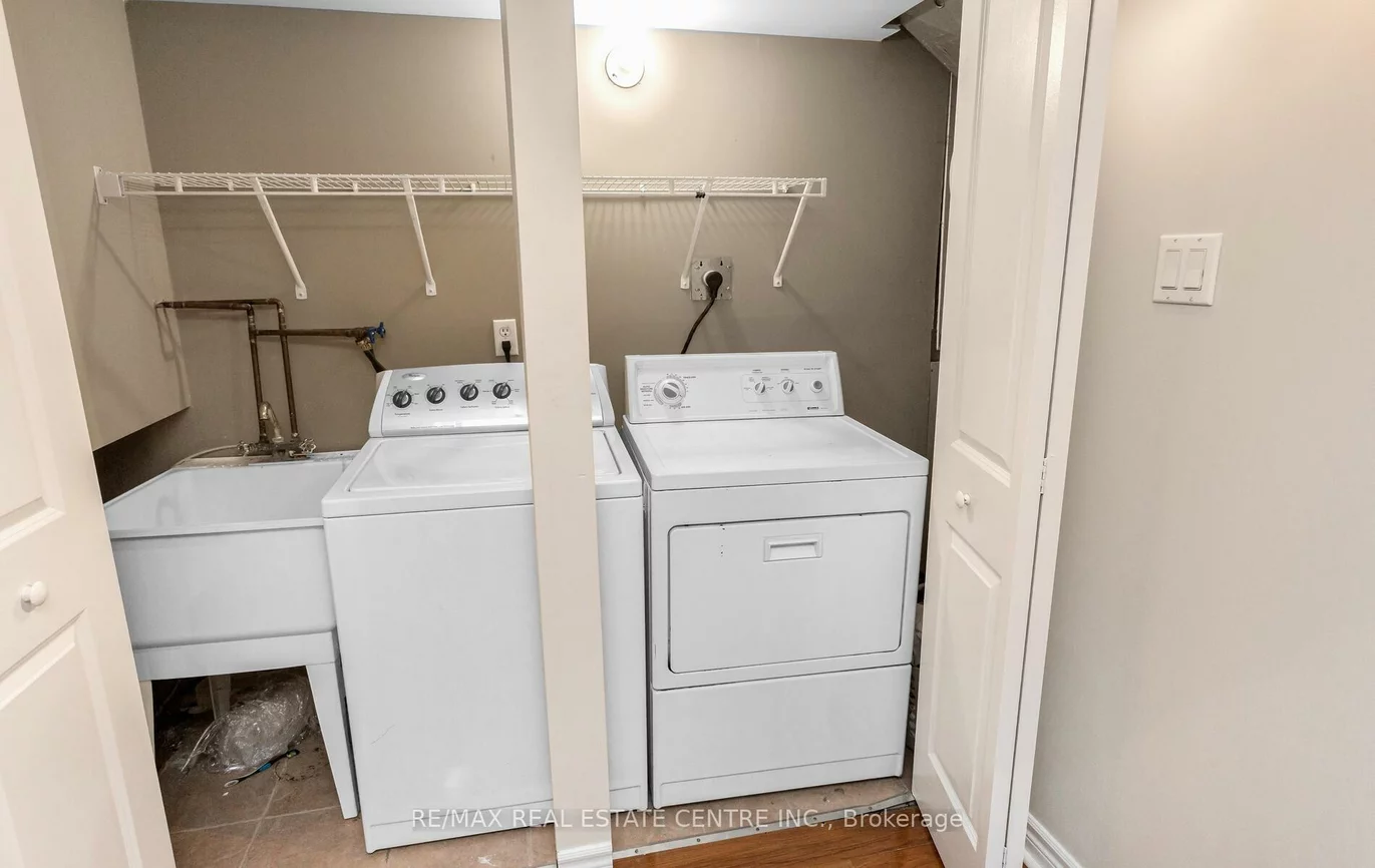 7360, Zinnia, Meadowvale Village, Mississauga
