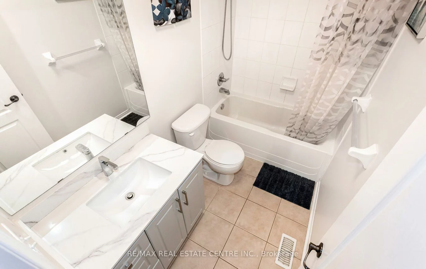 7360, Zinnia, Meadowvale Village, Mississauga