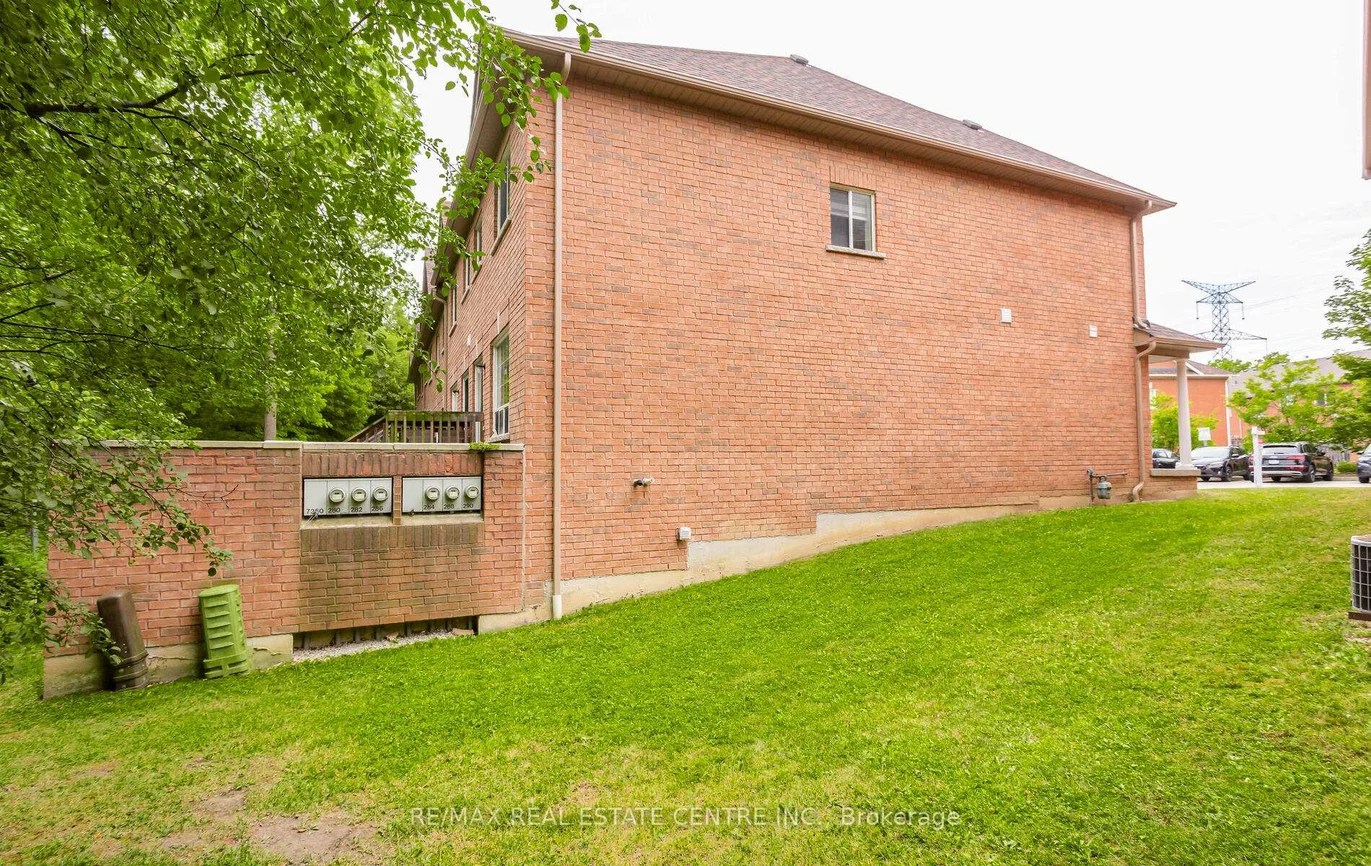 7360, Zinnia, Meadowvale Village, Mississauga