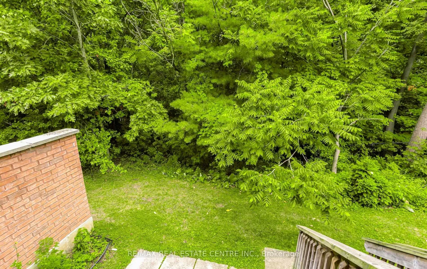 7360, Zinnia, Meadowvale Village, Mississauga
