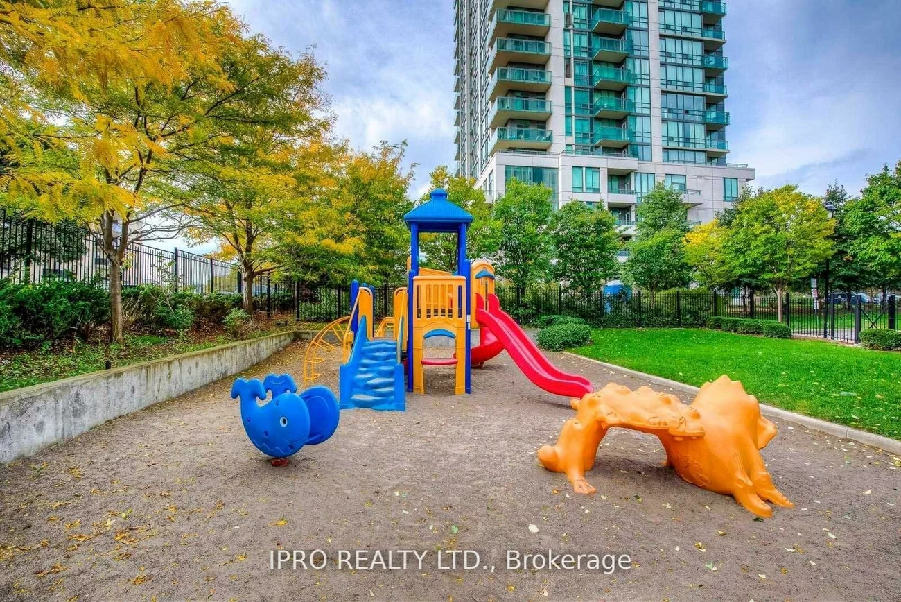 3504, Hurontario, Fairview, Mississauga