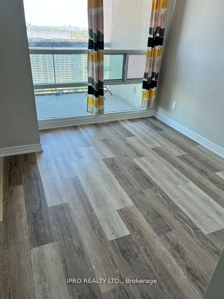 3504, Hurontario, Fairview, Mississauga