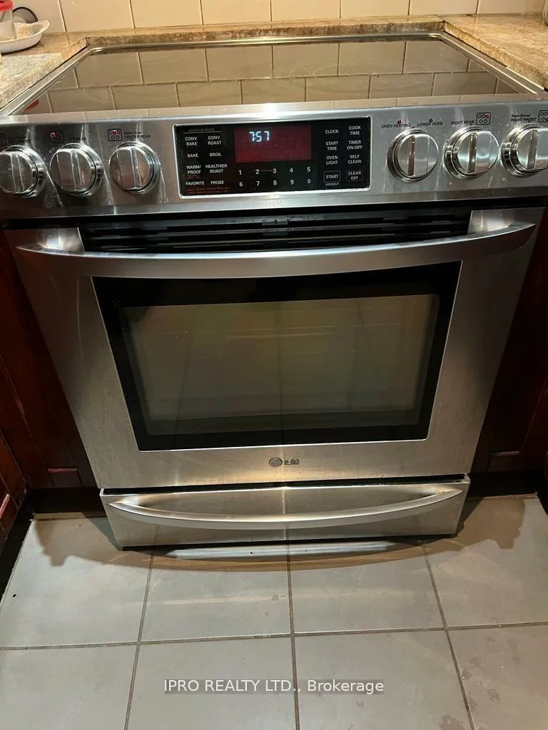 3504, Hurontario, Fairview, Mississauga