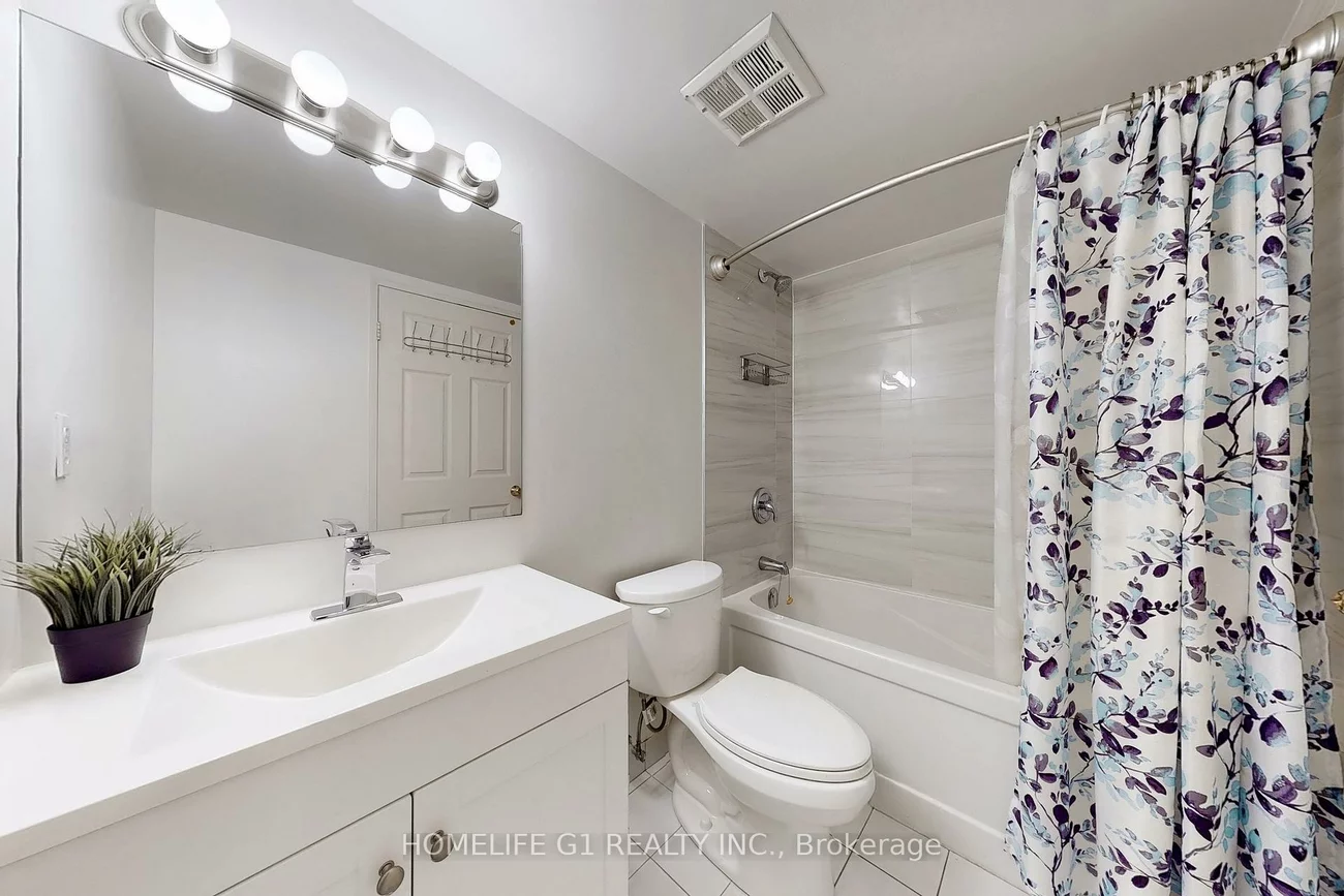 50, Kingsbridge Garden, Hurontario, Mississauga