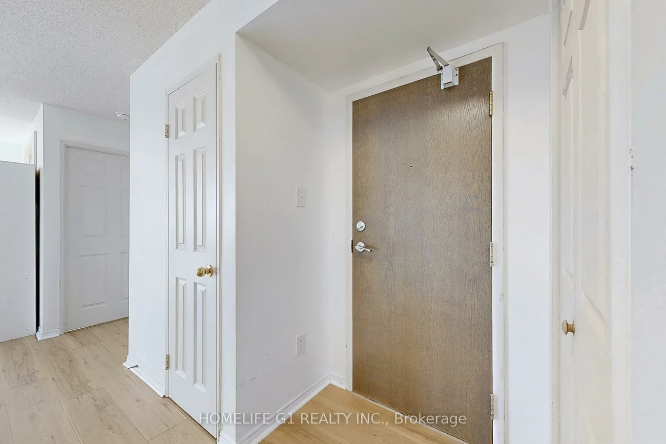 50, Kingsbridge Garden, Hurontario, Mississauga
